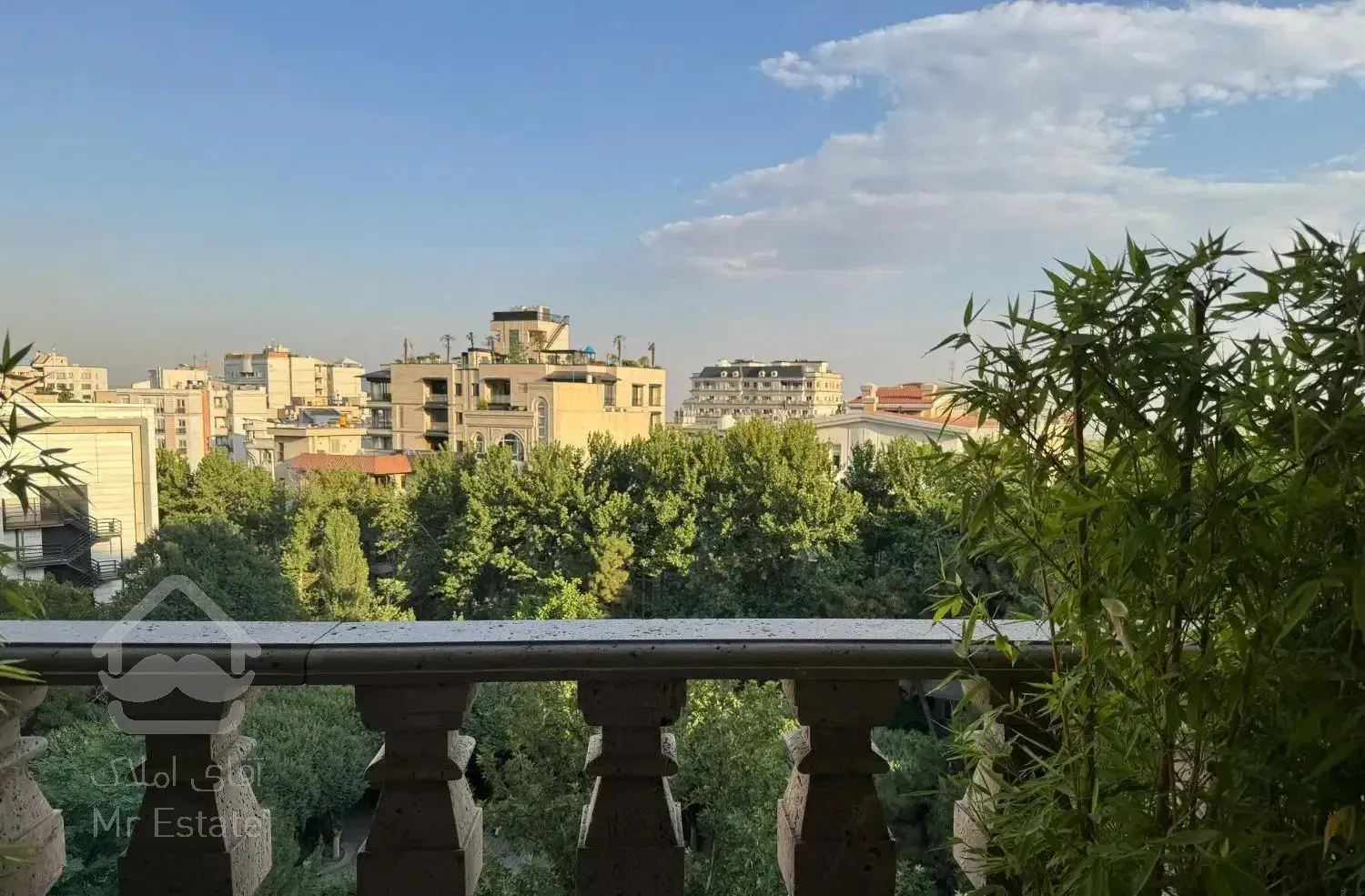 آپارتمان فرمانیه ۲۳۵ متر پاگرد مجزا