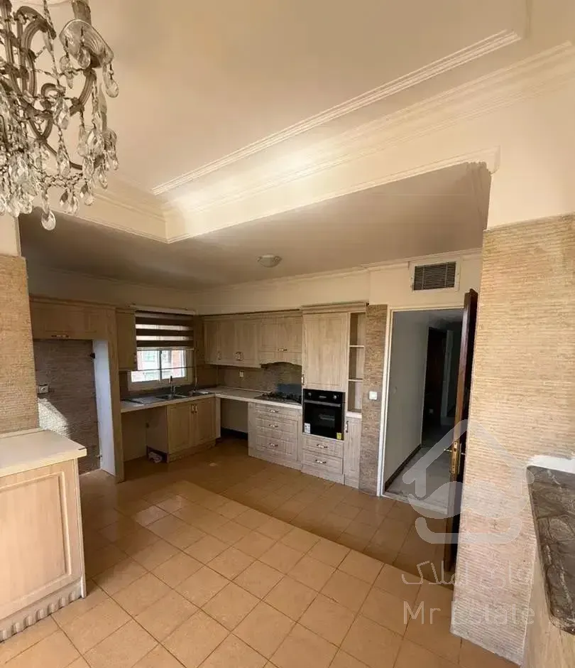 ۱۹۲ متر/ بهترین لوکیشن/ پر از نور/خوش نقشه