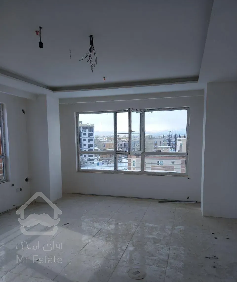 واحد ۹۰ متری دو بر نور