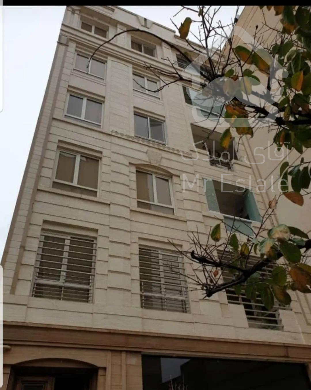 آپارتمان ۵طبقه تک واحدی واحد طبقه چهارم ۱۷۱متر