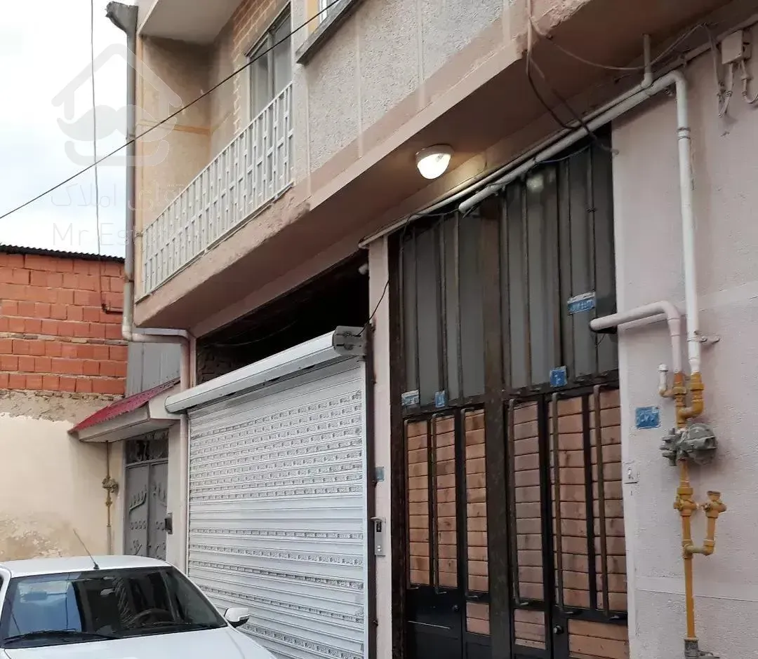 خانه ویلایی با 2طبقه مستقل 300متر بنا 100متر حیاط