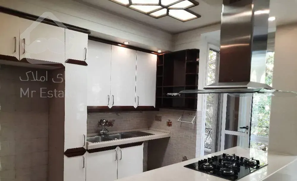 آپارتمان ۱۳۰ متری شمال کاخ نیاوران