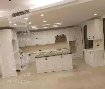 ۲۱۰ متر سه خواب ( ویو ) آلاله شرقی