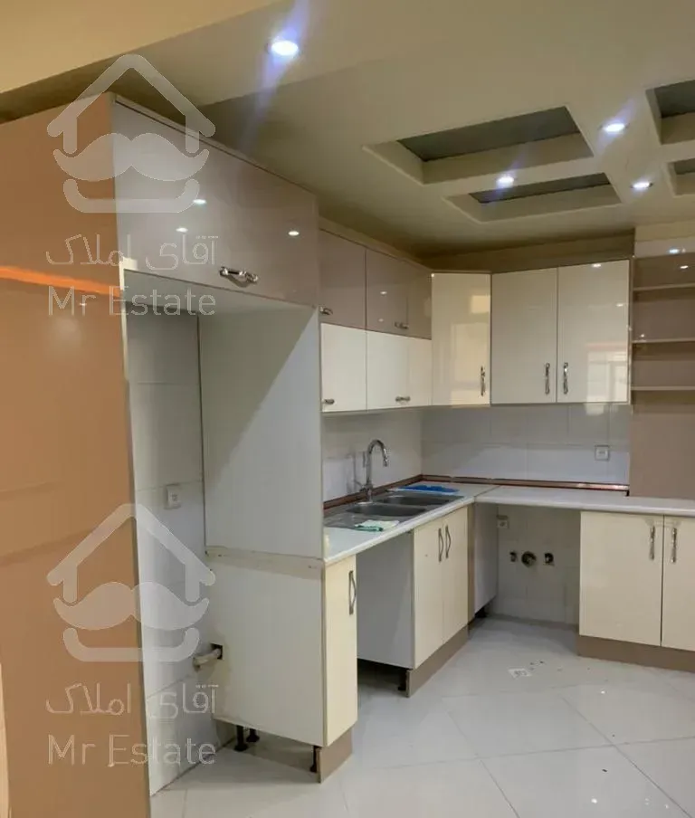 آپارتمان ۱۱۵متری/ سه خوابه/در محیطی دنج وآرام/درکه