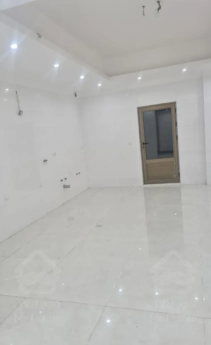 اپارتمان ۲۷۰ متر سه خواب جمهوری میدان سپاه نوساز