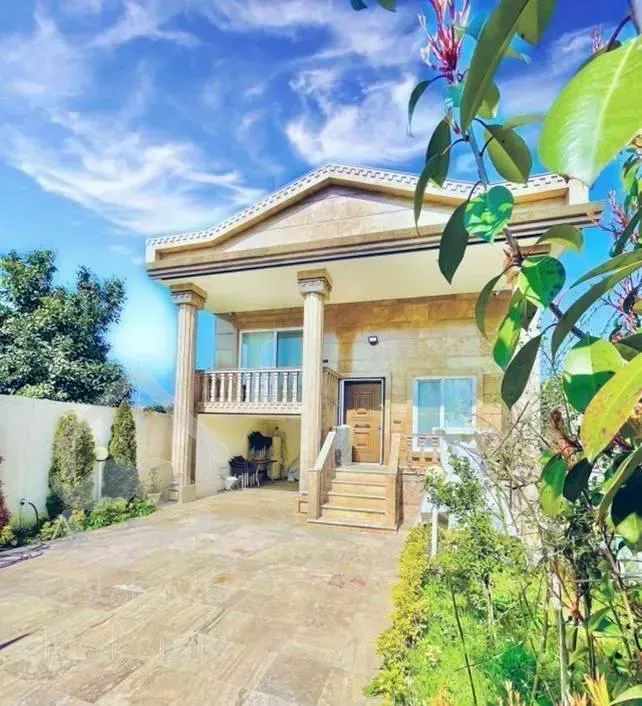 ویلا باغچه نیم پیلوت نوساز شهرکی سند تک‌برگ