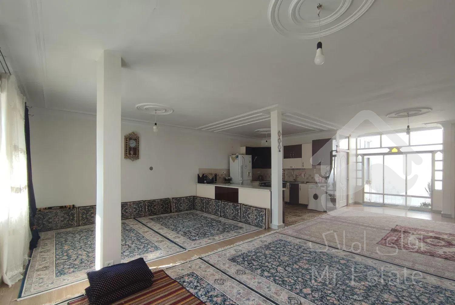 آپارتمان حیاط دار ۱۳۰ متر ۲۰ متری توحید