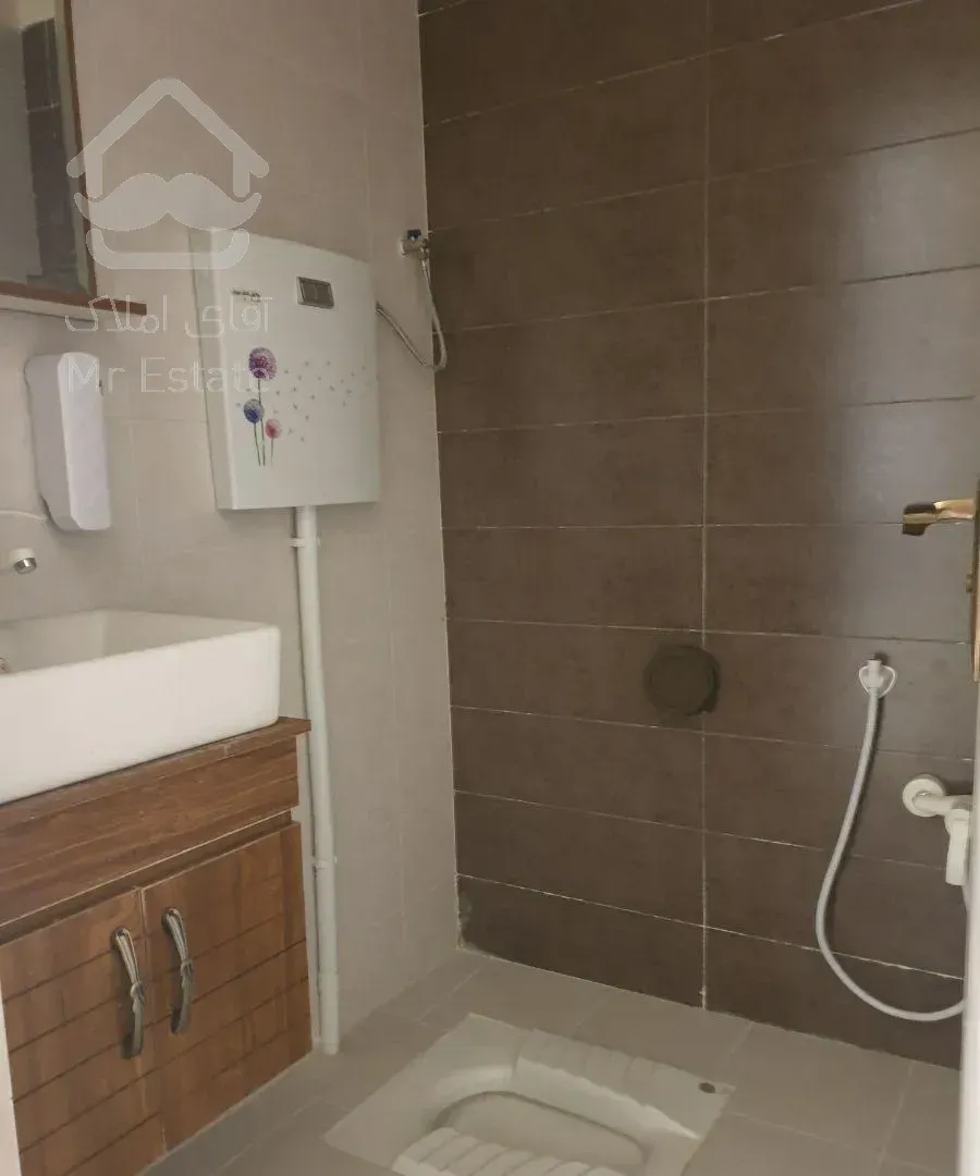 81متری/کلیدنخورده/طبقه سوم/پارکینگ آسانسورانباری