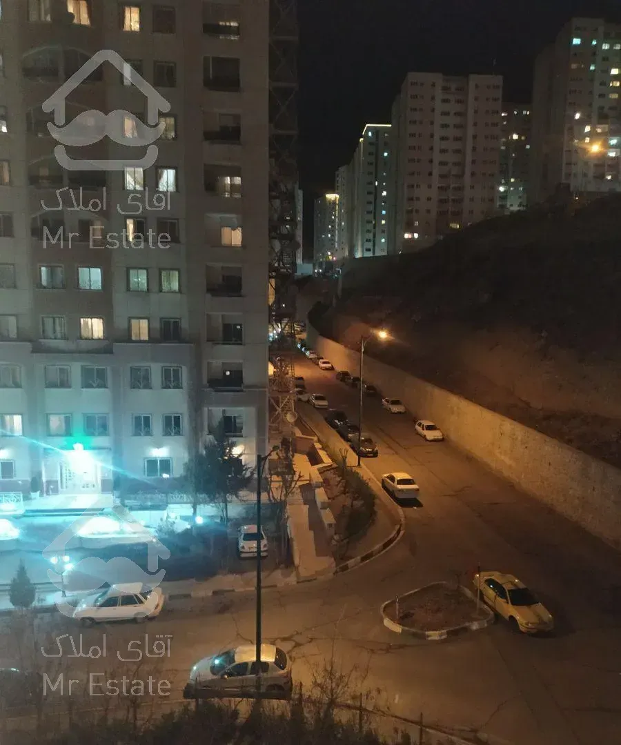 93 متر سعادت اباد