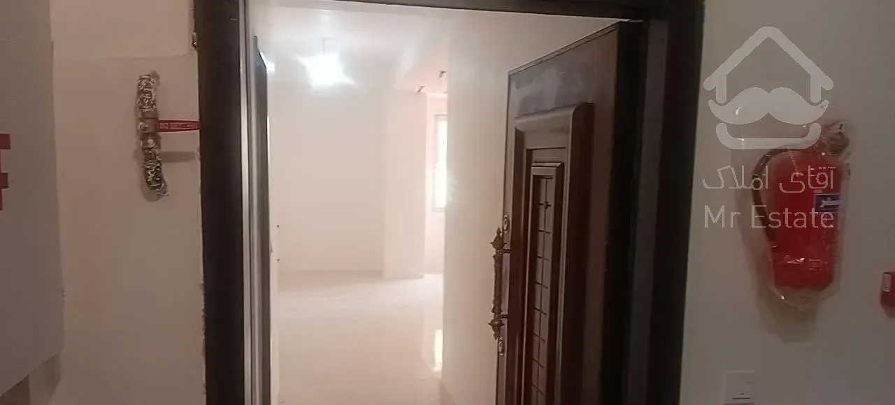 آپارتمان ۱۴۰ متری. نوساز. پیروزی.