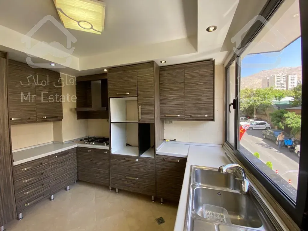 اجاره و رهن آپارتمان محمودیه 130  متر شیک