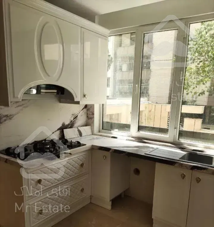 ونک۱۵۵متر/۲پارکینگ/بالکن قابل چیدمان/فروشنده واقعی