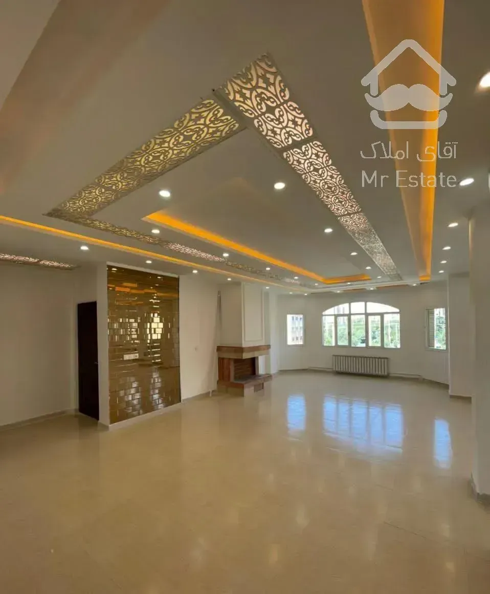 160متری فول  در میدان استقلال