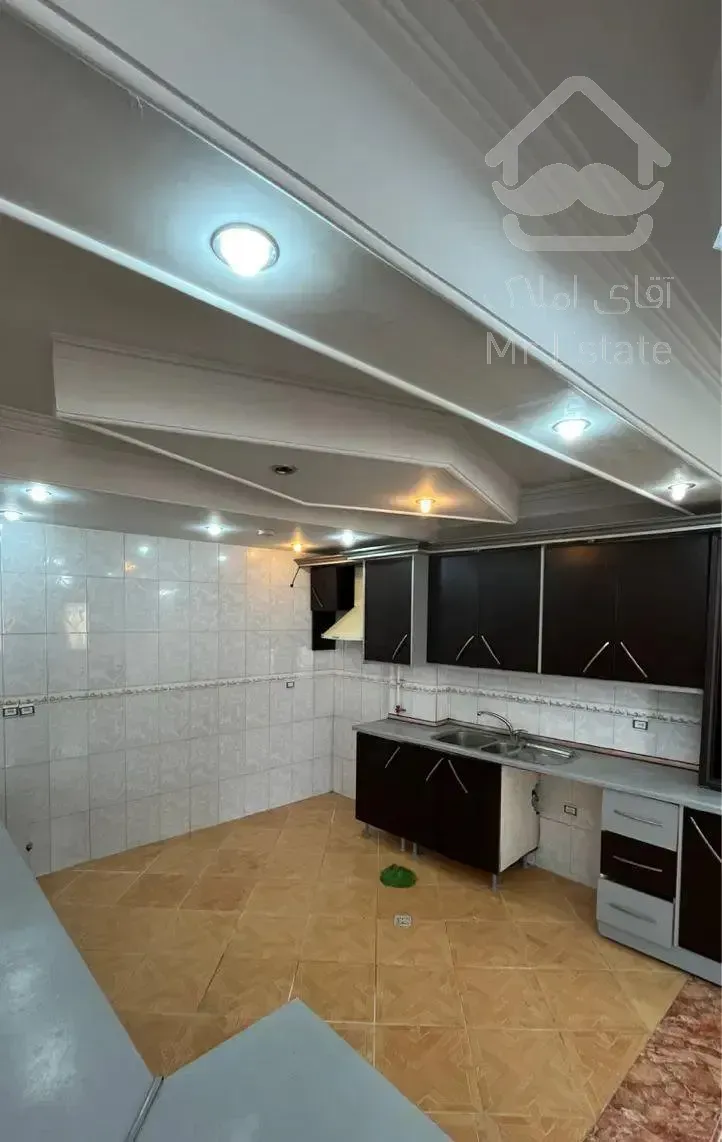 واحد ۹۰ متری در ابتدای مدائنی ۳ طبقه سوم