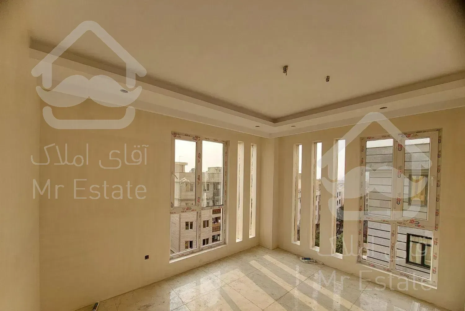 ۱۱۰متر دو خواب(نوساز)فول سراج کاشانی اوقاف سه نبش