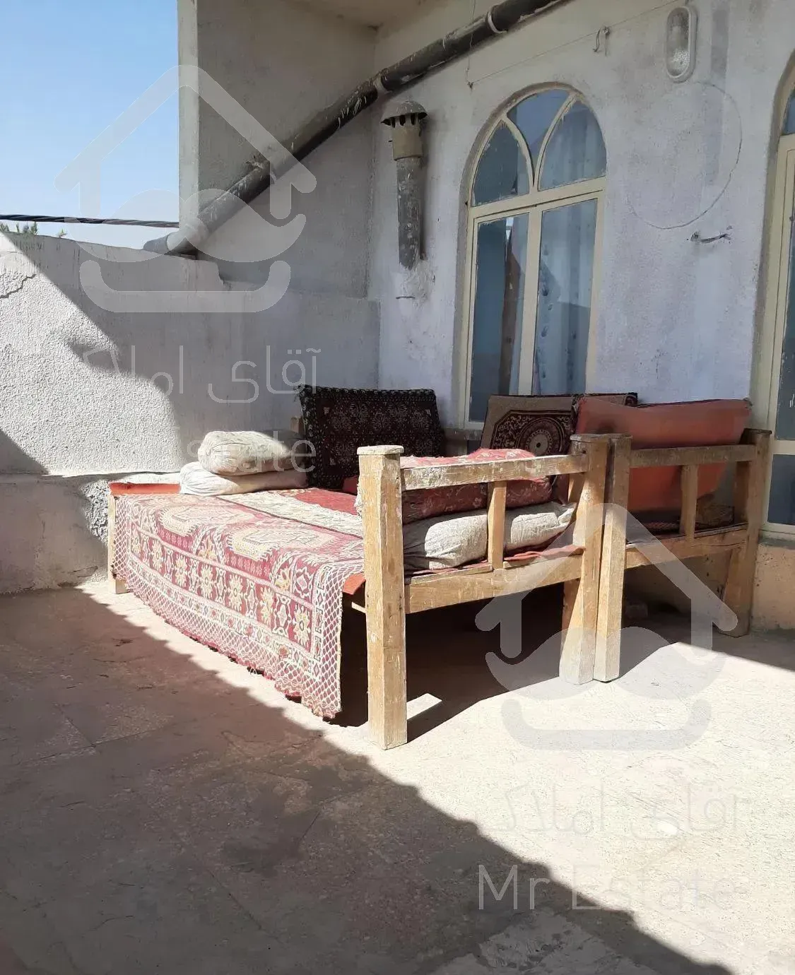 منزل مسافر با حیاط و پارکینگ