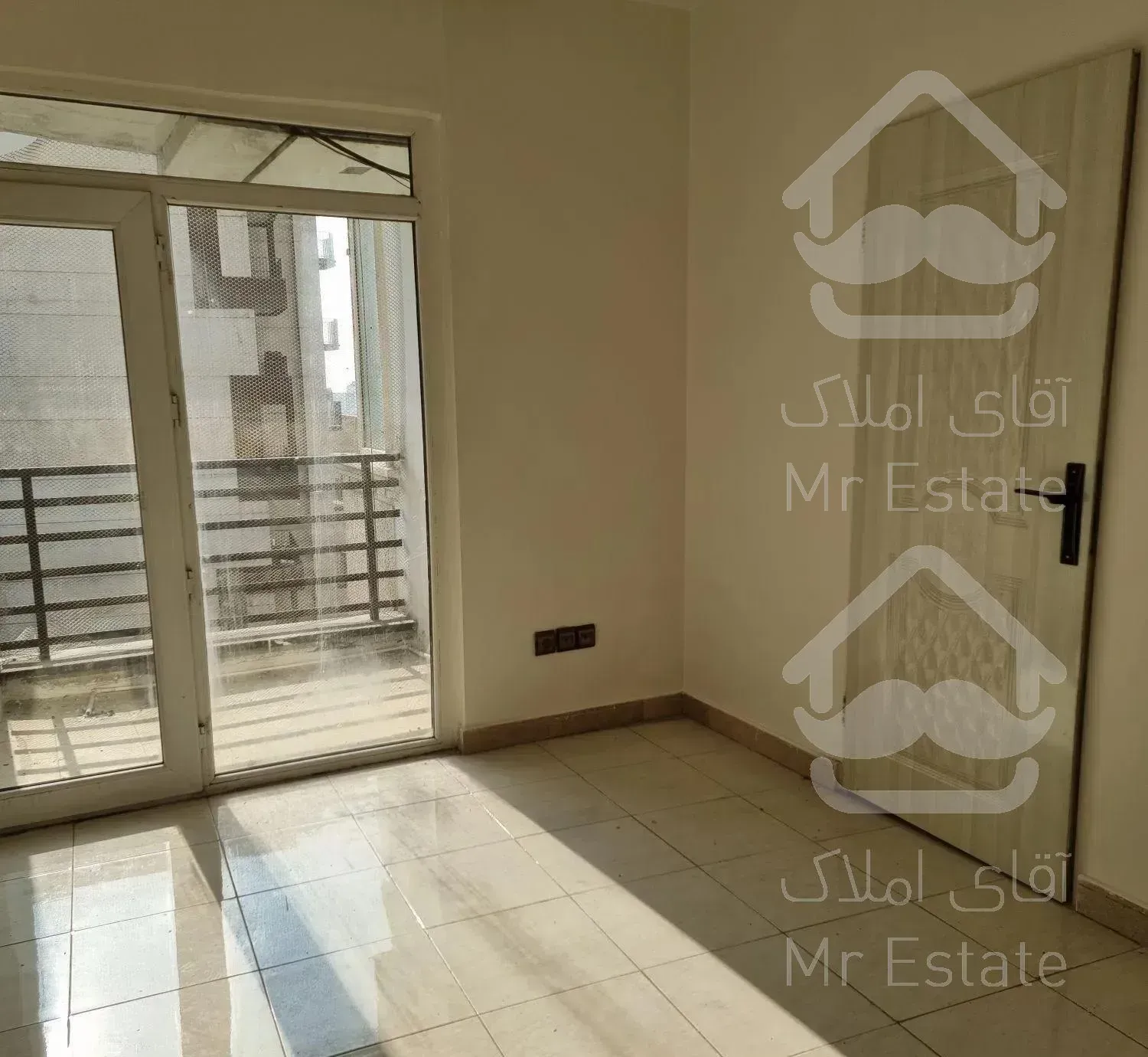 ۱۵۵ متر سه خوابه ازگل **برج گل رز**