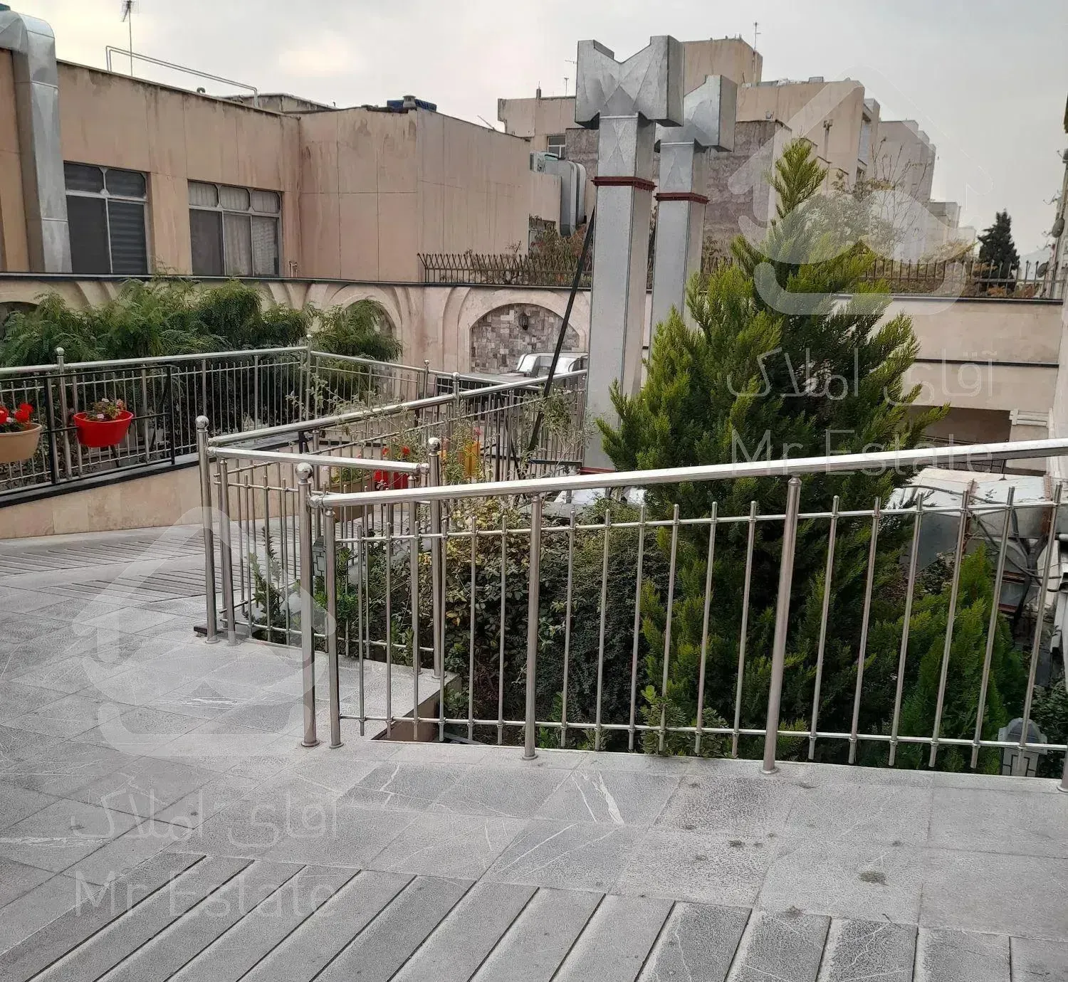 ۱۲۰متر کلیدنخورده /ایلیا