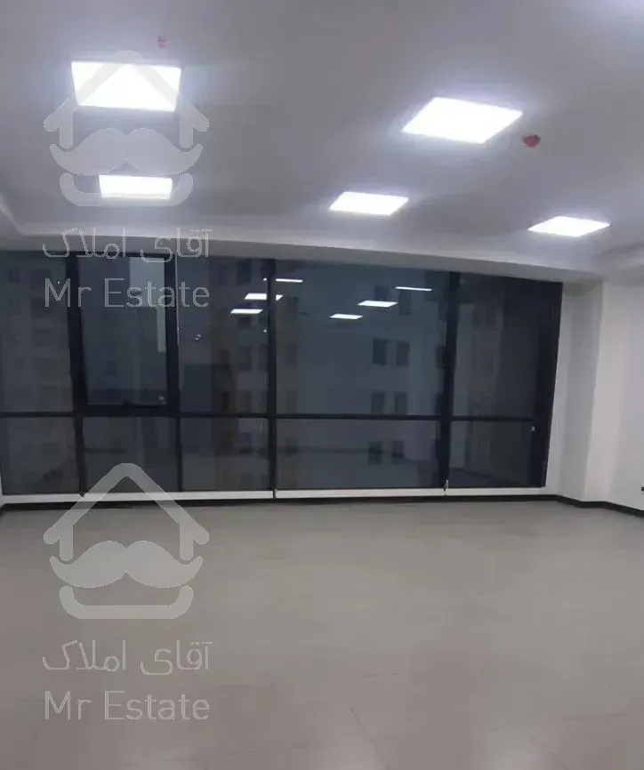 ۸۲ مترمجتمع اداری تجاری* آکاداسنتر*دریاچه چیتگر