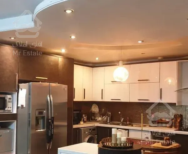 آپارتمان۱۳۰متر/تک واحدی/سه خواب