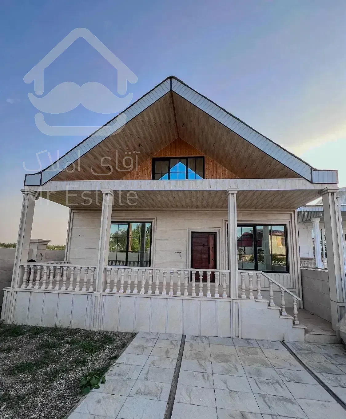 ویلای لوکس استخردار / ۲۷۰متر زمین/ سند تک برگ