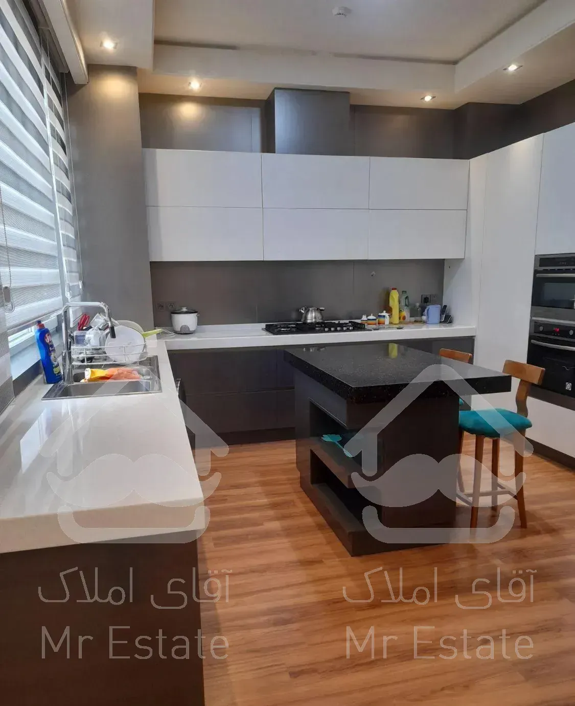 ۱۸۶ متر ۳ خوابه شیراز شیخ بهایی شمالی (۲ پارکینگ)