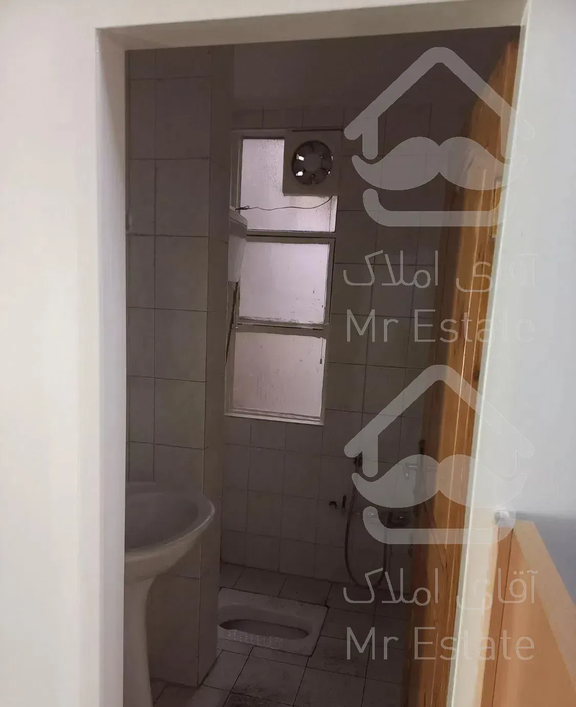 آپارتمان  ۱۸۳ متر . سند مسکونی. موقیعت اداری