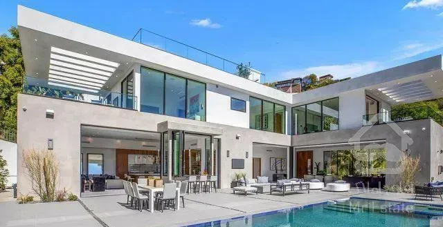 فروش خانه ویلایی ۱۲۰۰ متری ۵ خوابه