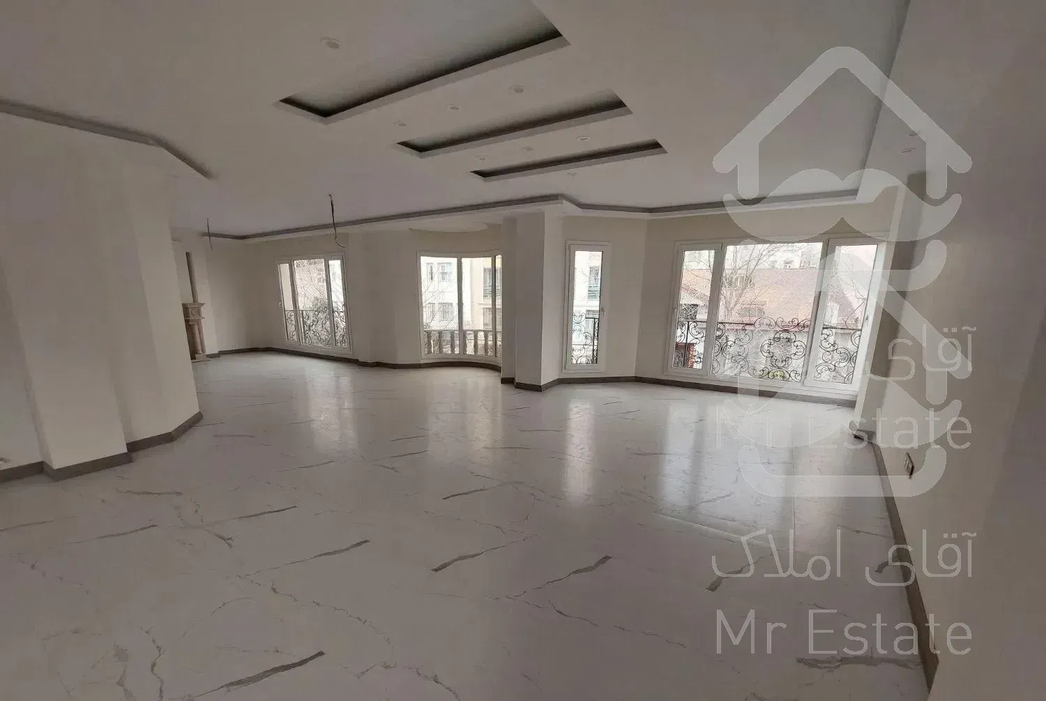 ۲۱۰مترتکواحدی نیاوران.سه راه یاسر