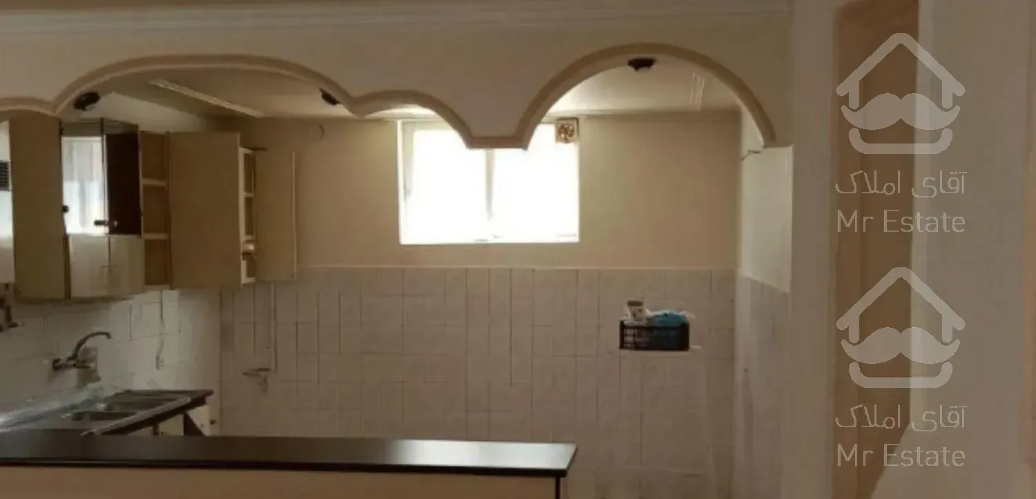 ۸۶ متری دو خواب داخل مجتمع