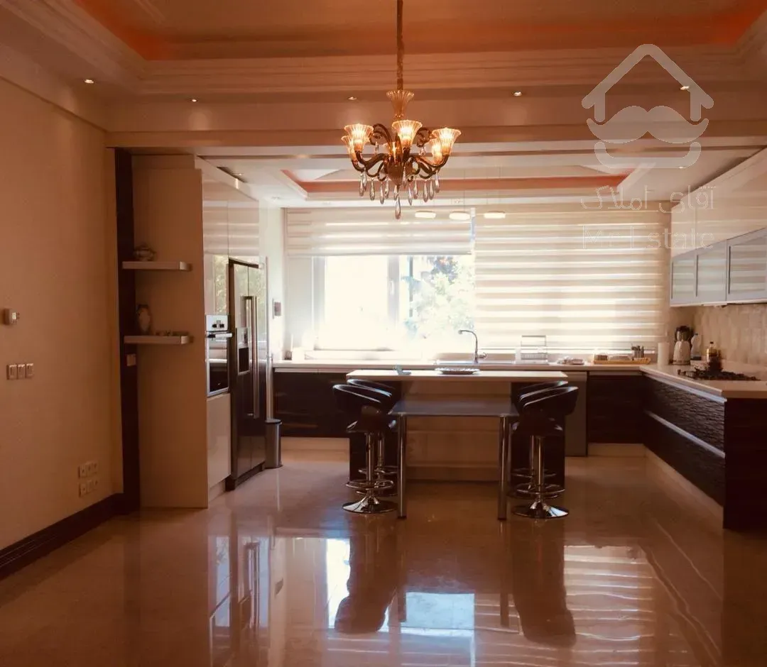 باغ فردوس ۱۷۳متر / ۲پارکینگ / ۲جهت نور شمال جنوب