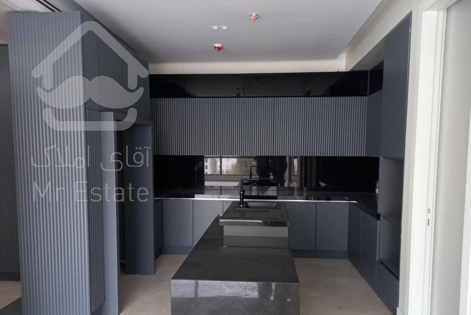 فرمانیه شرقی ۲۵۵ متر ۴ خواب تکواحدی