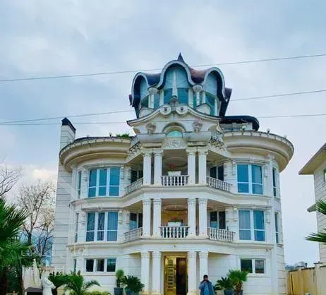 فروش یا معاوضه ۱۳۰۰ متر باغ ویلا ساحلی در ۵ طبقه