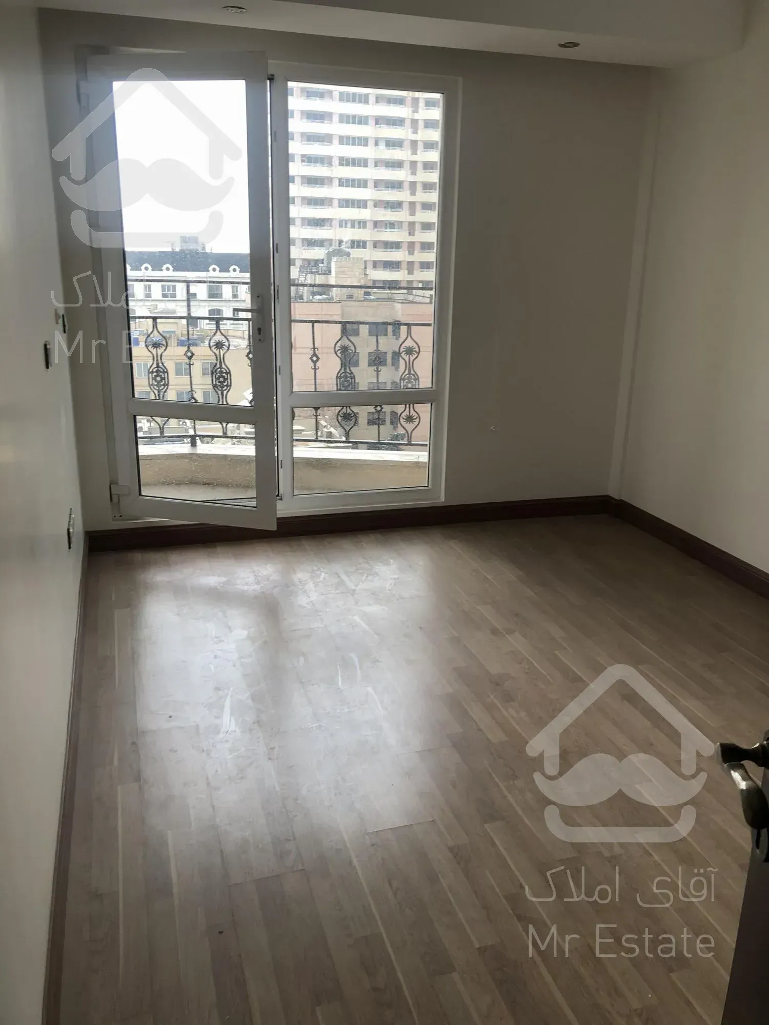 رهن و اجاره آپارتمان ۲۱۵ متری ۴ خوابه نیاوران