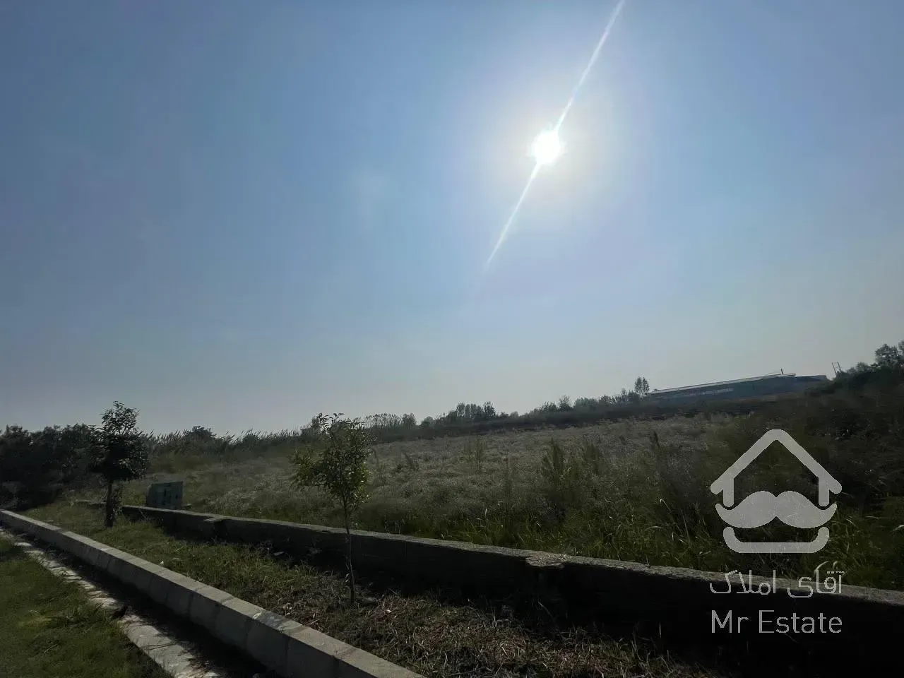 زمین ۳۰۰متری پول نیاز