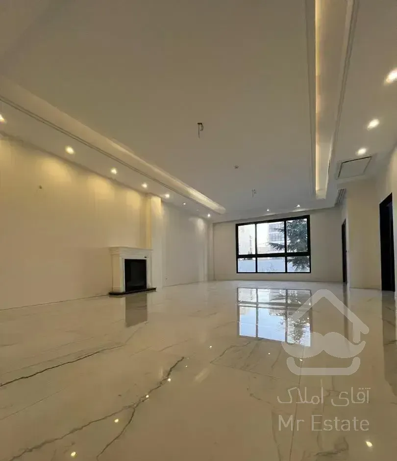 ۲۴۰ متر  ۳ خواب  فول مشاعات  غرق در نور