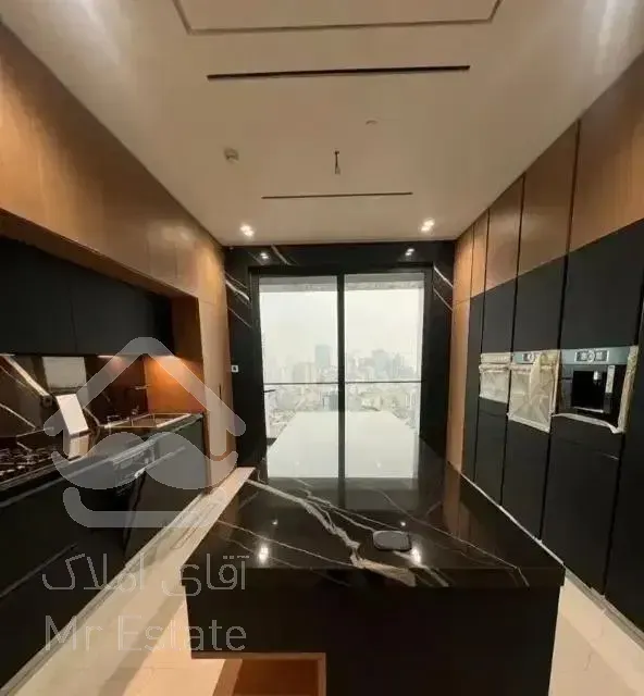 نیاوران ۲۰۵متر ۳ خوابه /پلان تفکیکی/چشم انداز ابدی