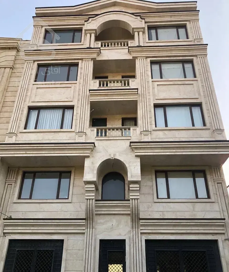 واحد آپارتمانی دوبلکس تک‌ واحدی با حیاط اختصاصی