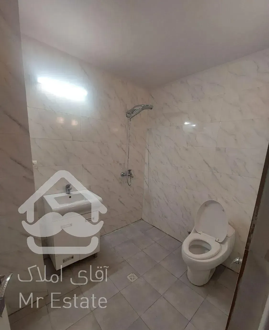 آپارتمان ۱۲۵ متری ۳ خواب تک واحدی