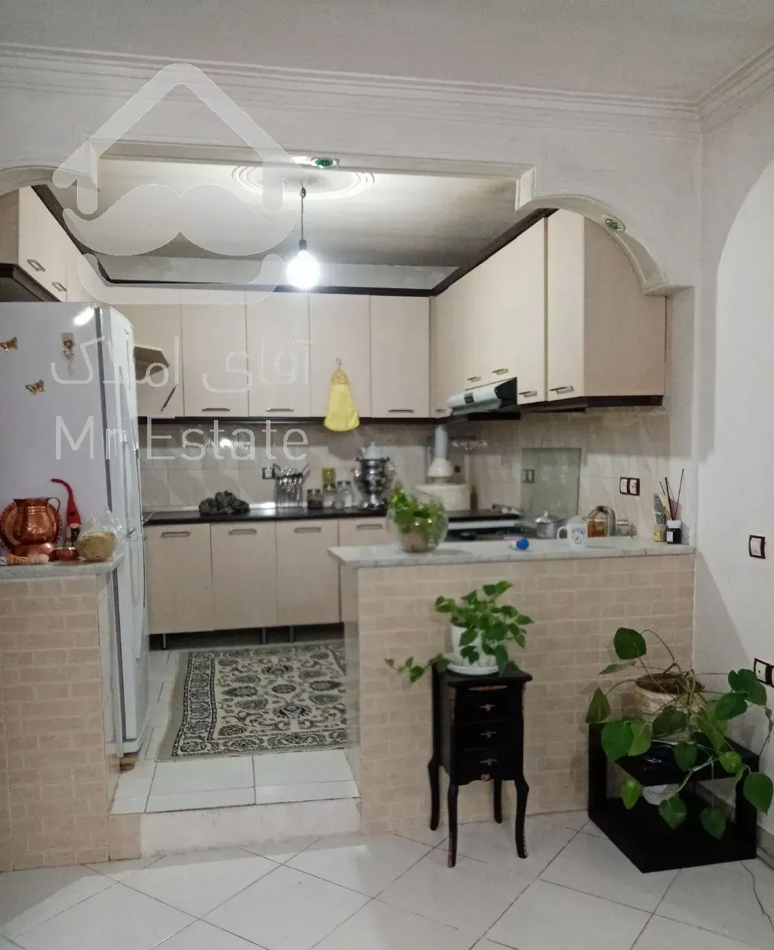 ساختمان 2 طبقه خیابان الوند یکجا باهم