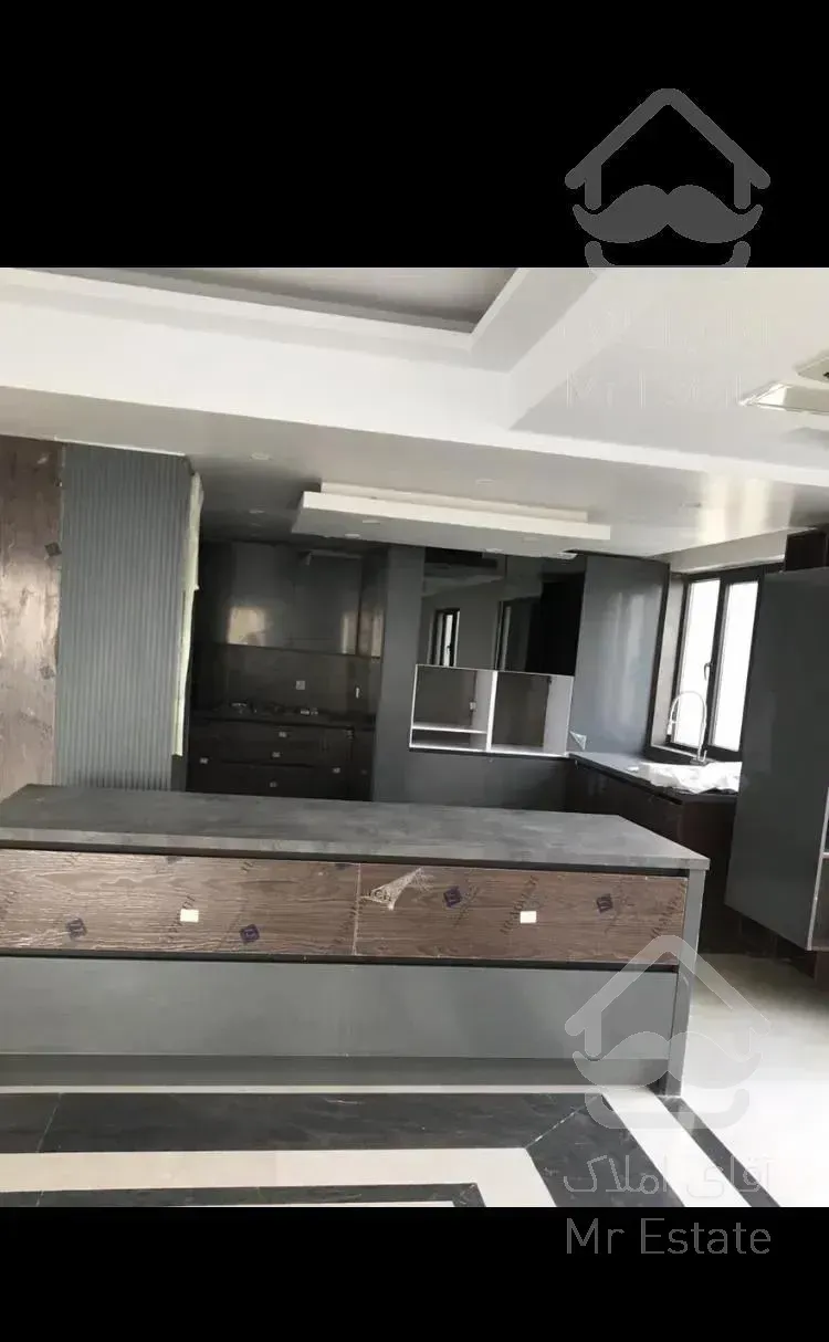 ۳۲۰ متر. برج برند