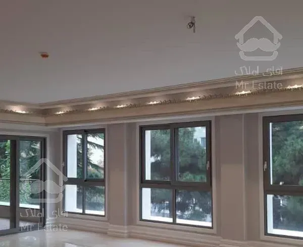 سعادت‌‌آباد    ۲۳۰متر    ویو ابدی    تراس گاردن