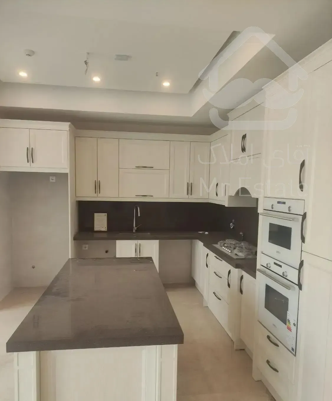 آپارتمان 165متری/تکواحدی/2پارکینگ