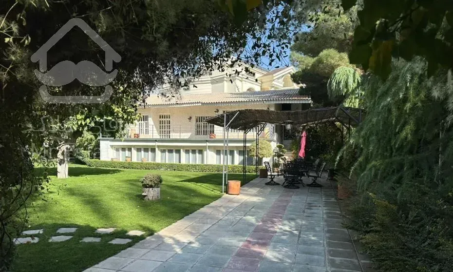 ویلا باغ ۱۲۰۰ متری دنج در لواسان با ۲طبقه بنا