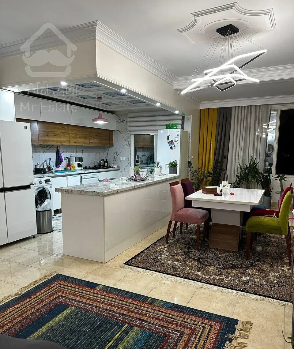 فروش آپارتمان ۱۱۰ متری ۲ خوابه در استخر