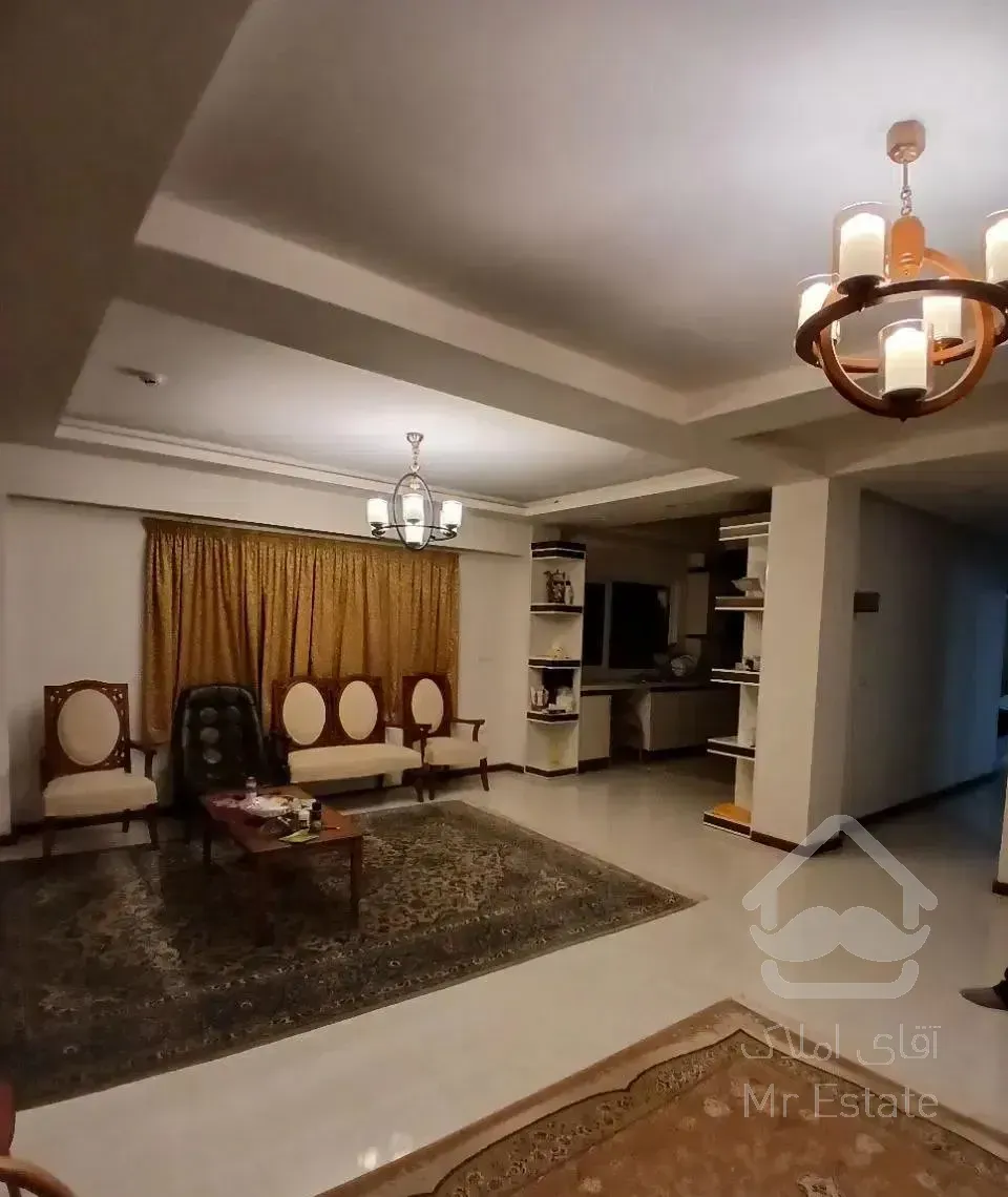 فروش اپارتمان ۱۲۵ متری شهرکی داخل شهر