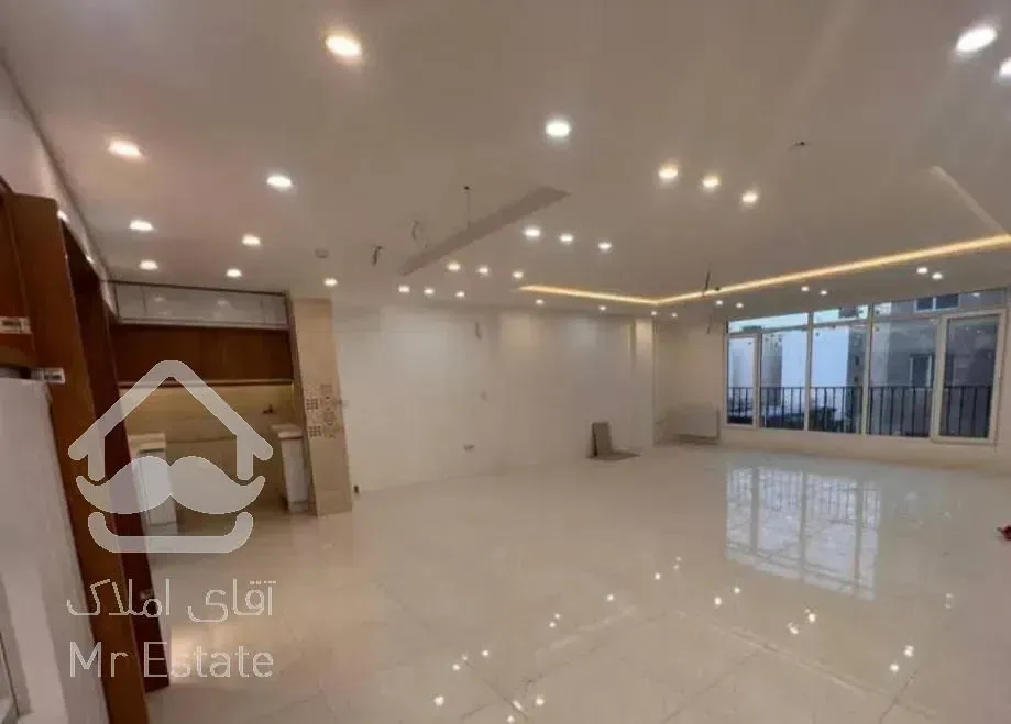 سه خواب مستردار غرق در نور