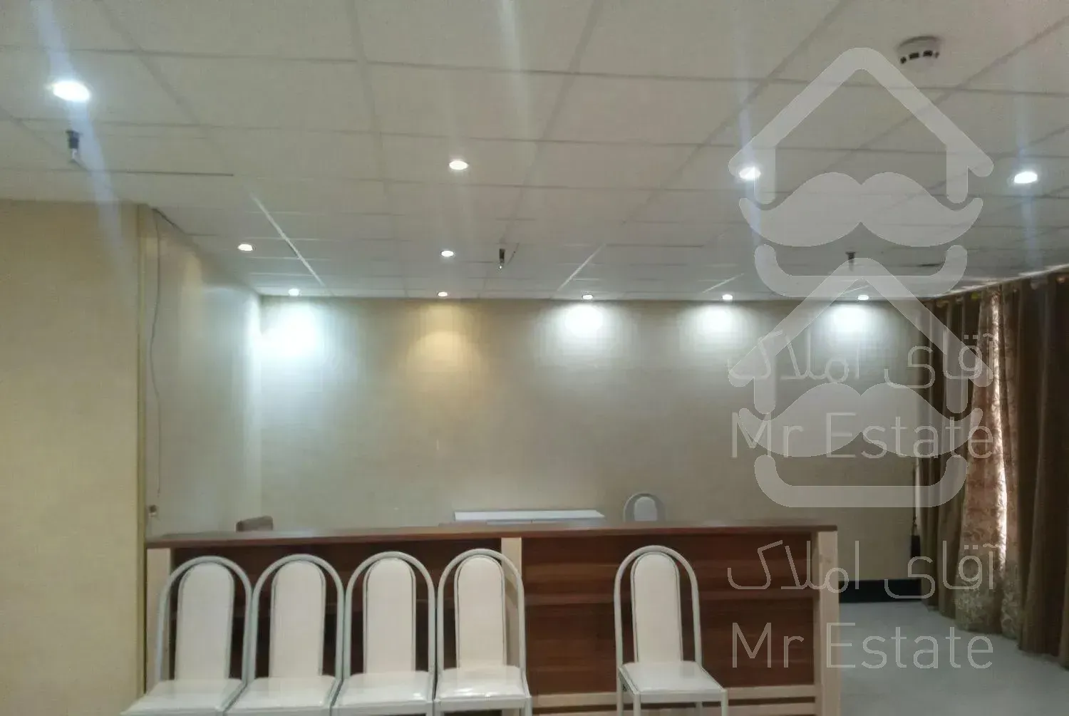 ۱۰۰متر فلت داخل لابی برج/جهت اموراداری وبازرگانی