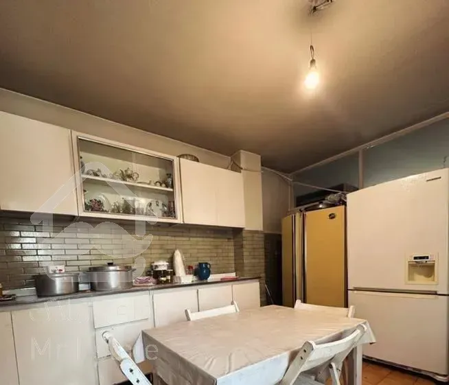 فروش ۱۷۱ متری ۴ خوابه میدان ولیعصر ۴ طرف نورگیر