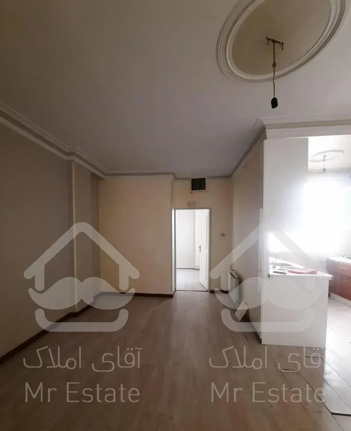 ۵۰متر بسیارشیک با انباری ( جمهوری خیابان گلشن )